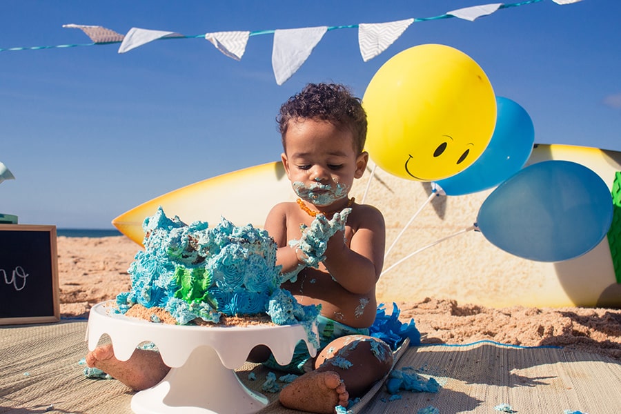 Ensaio smash the cake na praia por Diana Couto Fotografia